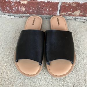 Merona Slides